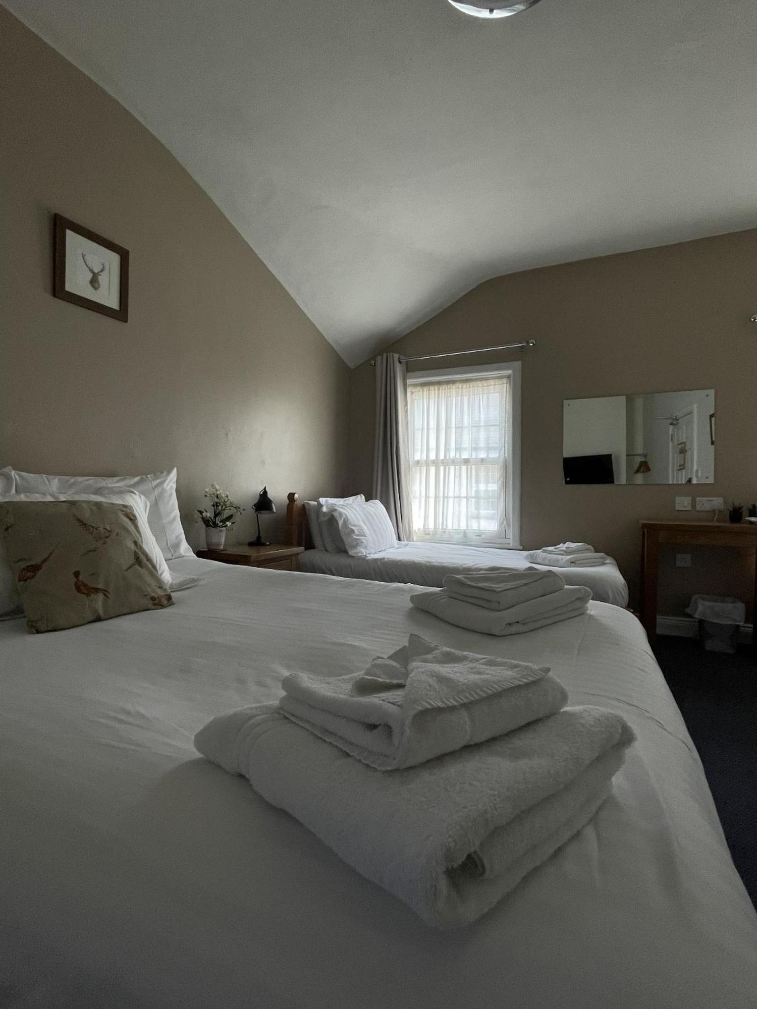 White Hart Hotel Wiveliscombe الغرفة الصورة