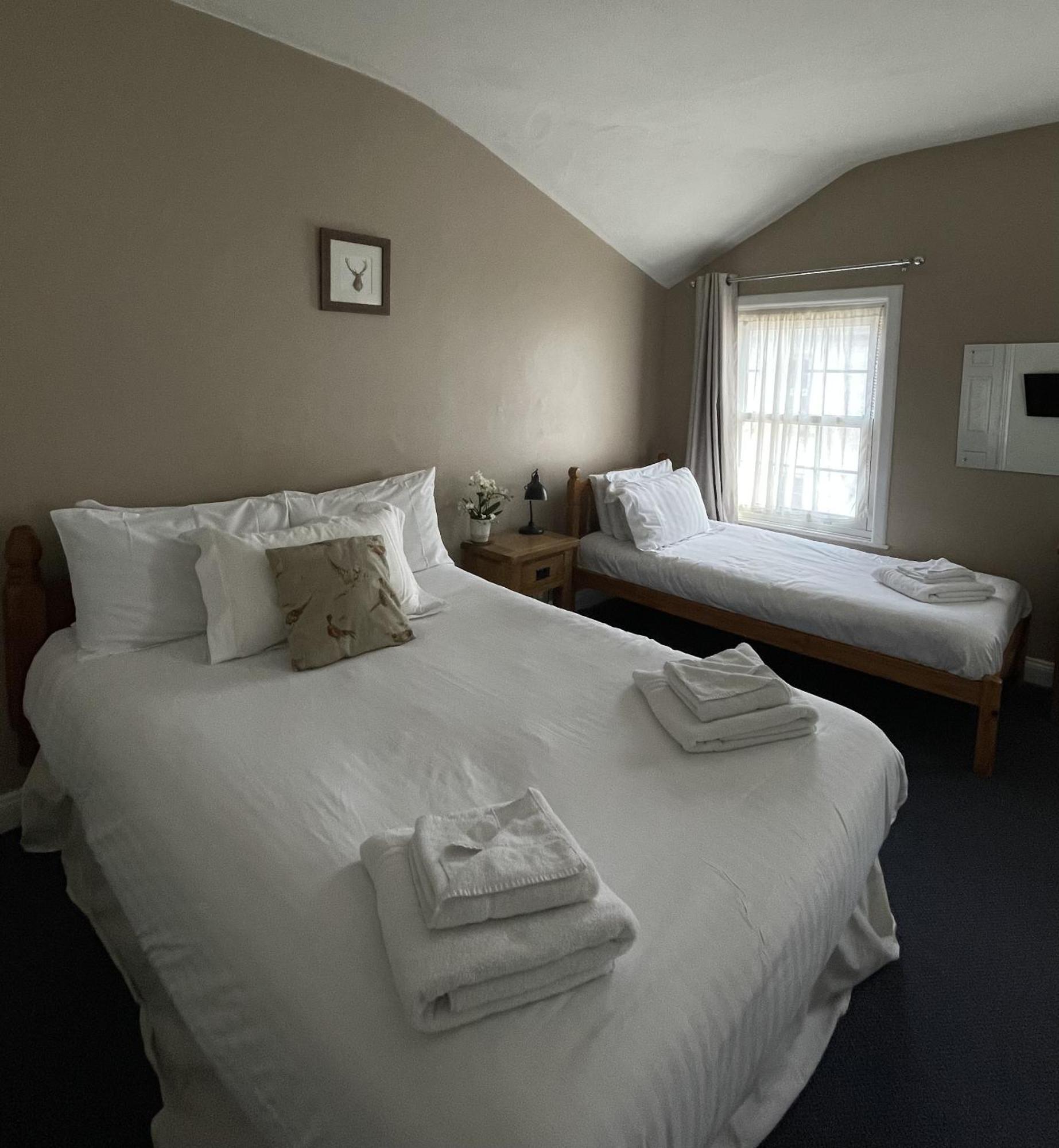 White Hart Hotel Wiveliscombe الغرفة الصورة