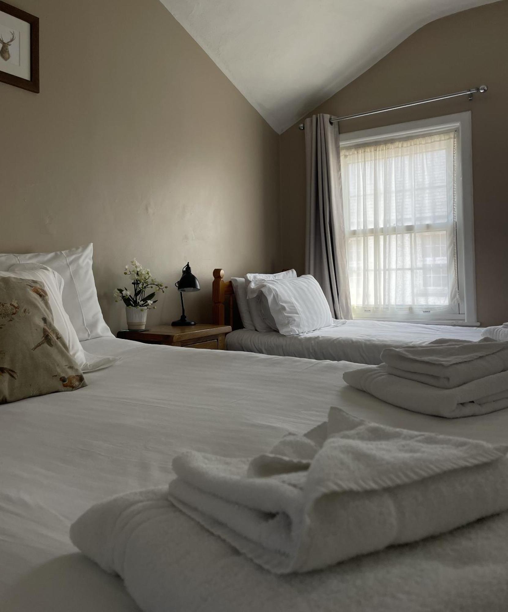 White Hart Hotel Wiveliscombe الغرفة الصورة